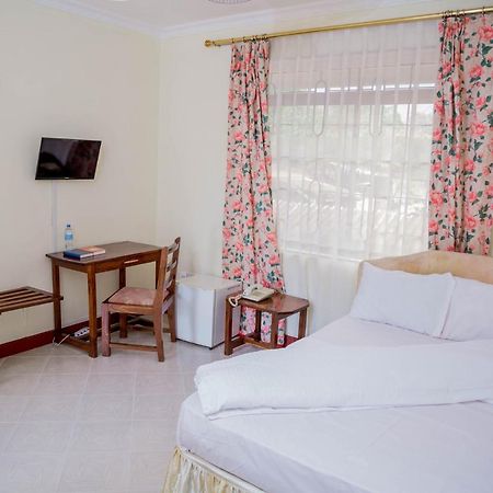 Kilimanjaro Crane Hotel โมชิ ภายนอก รูปภาพ