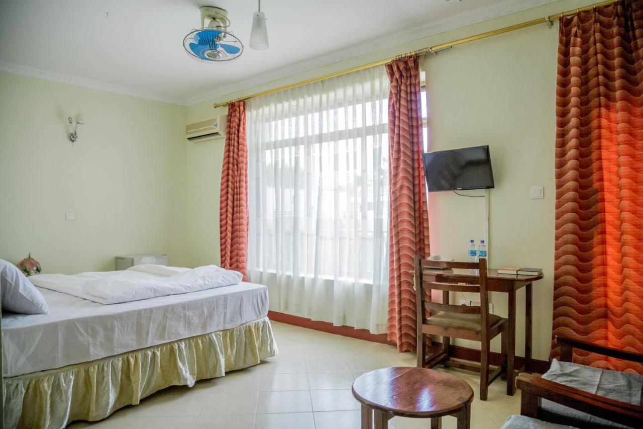 Kilimanjaro Crane Hotel โมชิ ภายนอก รูปภาพ