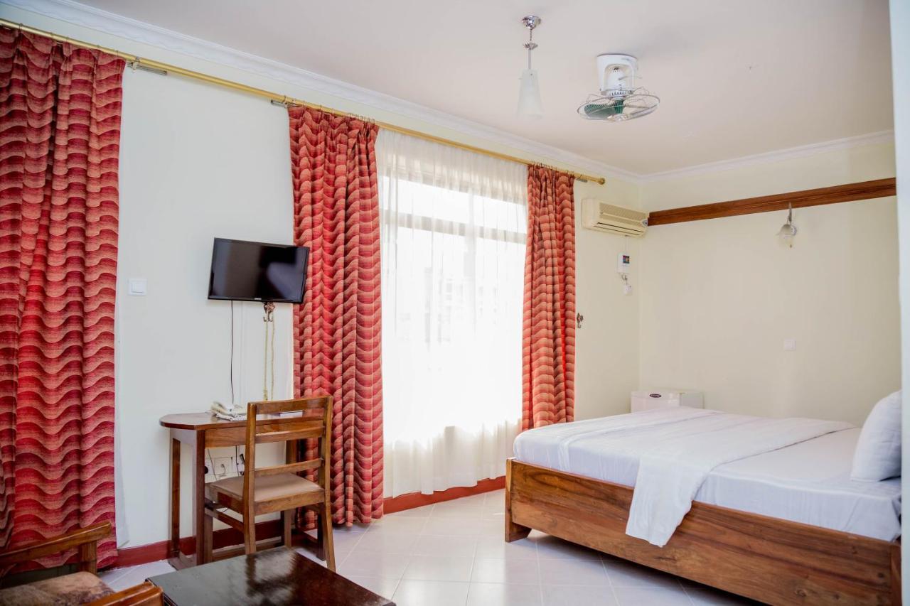 Kilimanjaro Crane Hotel โมชิ ภายนอก รูปภาพ