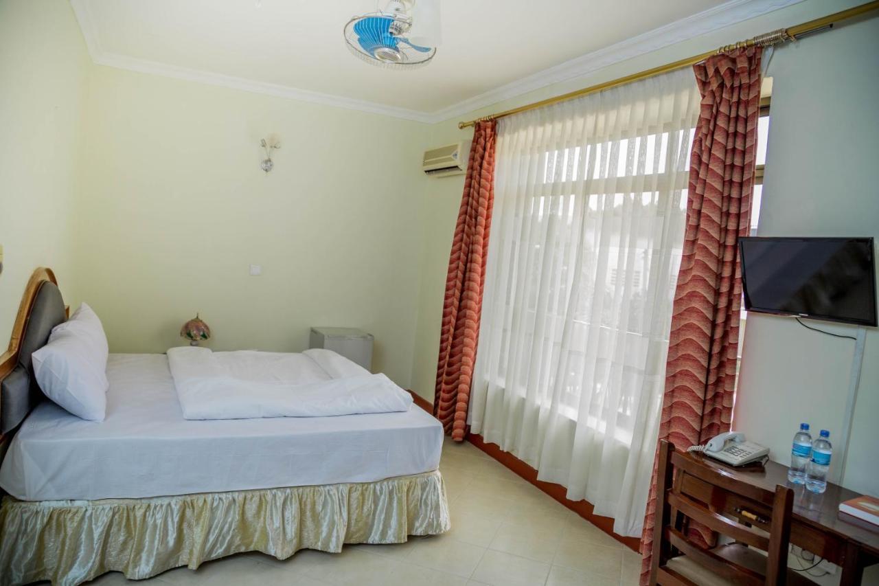 Kilimanjaro Crane Hotel โมชิ ภายนอก รูปภาพ