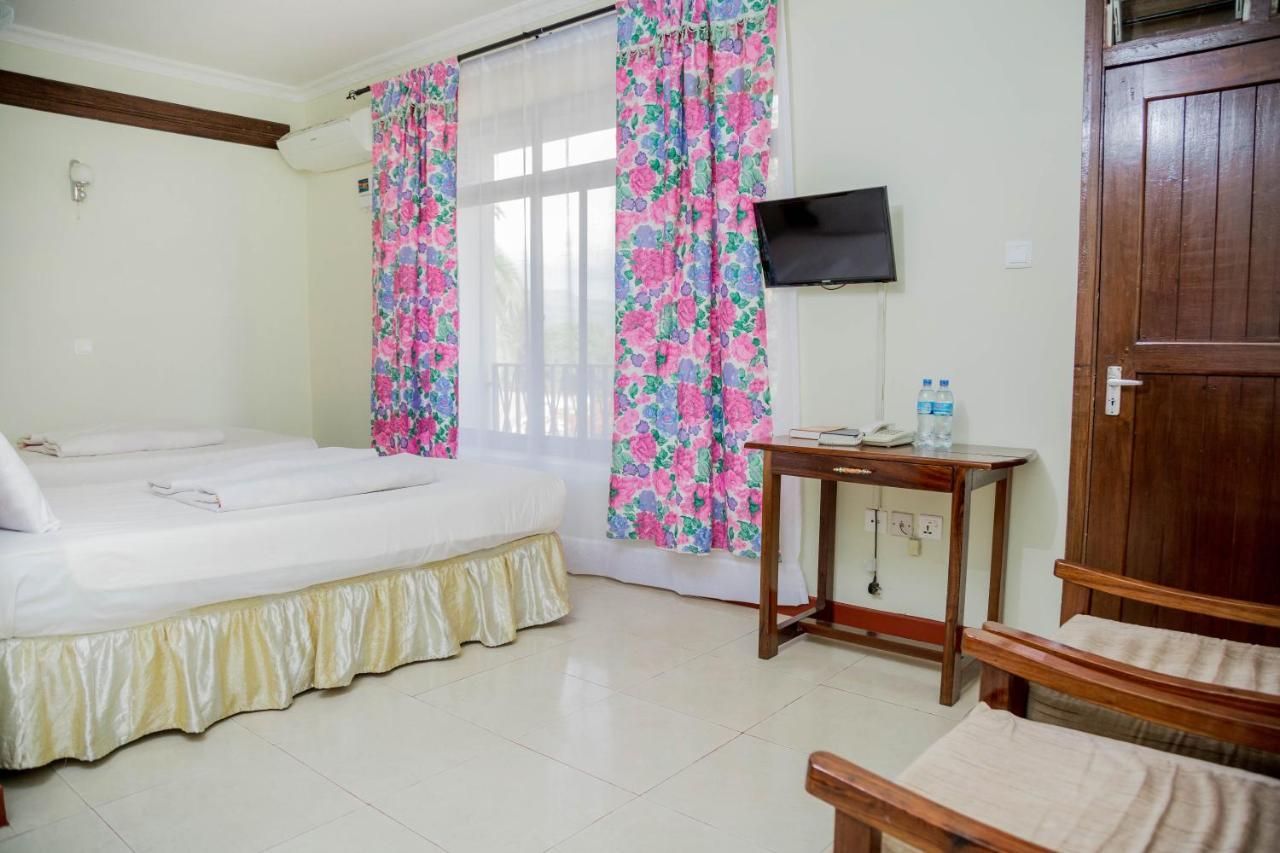 Kilimanjaro Crane Hotel โมชิ ภายนอก รูปภาพ